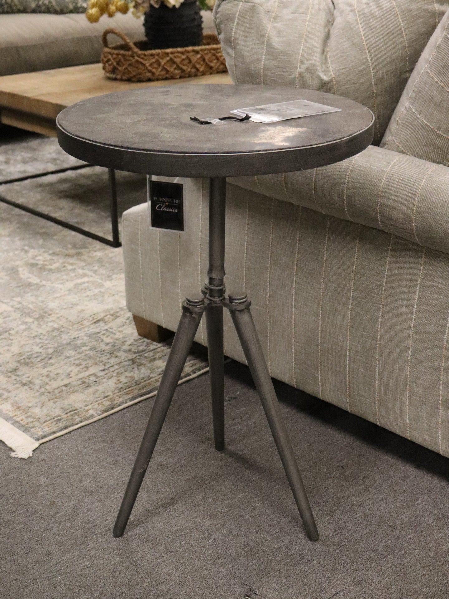 TY689-I Jula Round Table