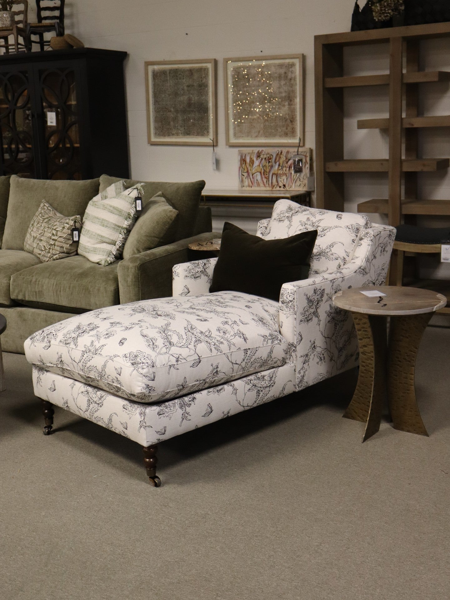 Madeline Chaise Chair in 11908-31