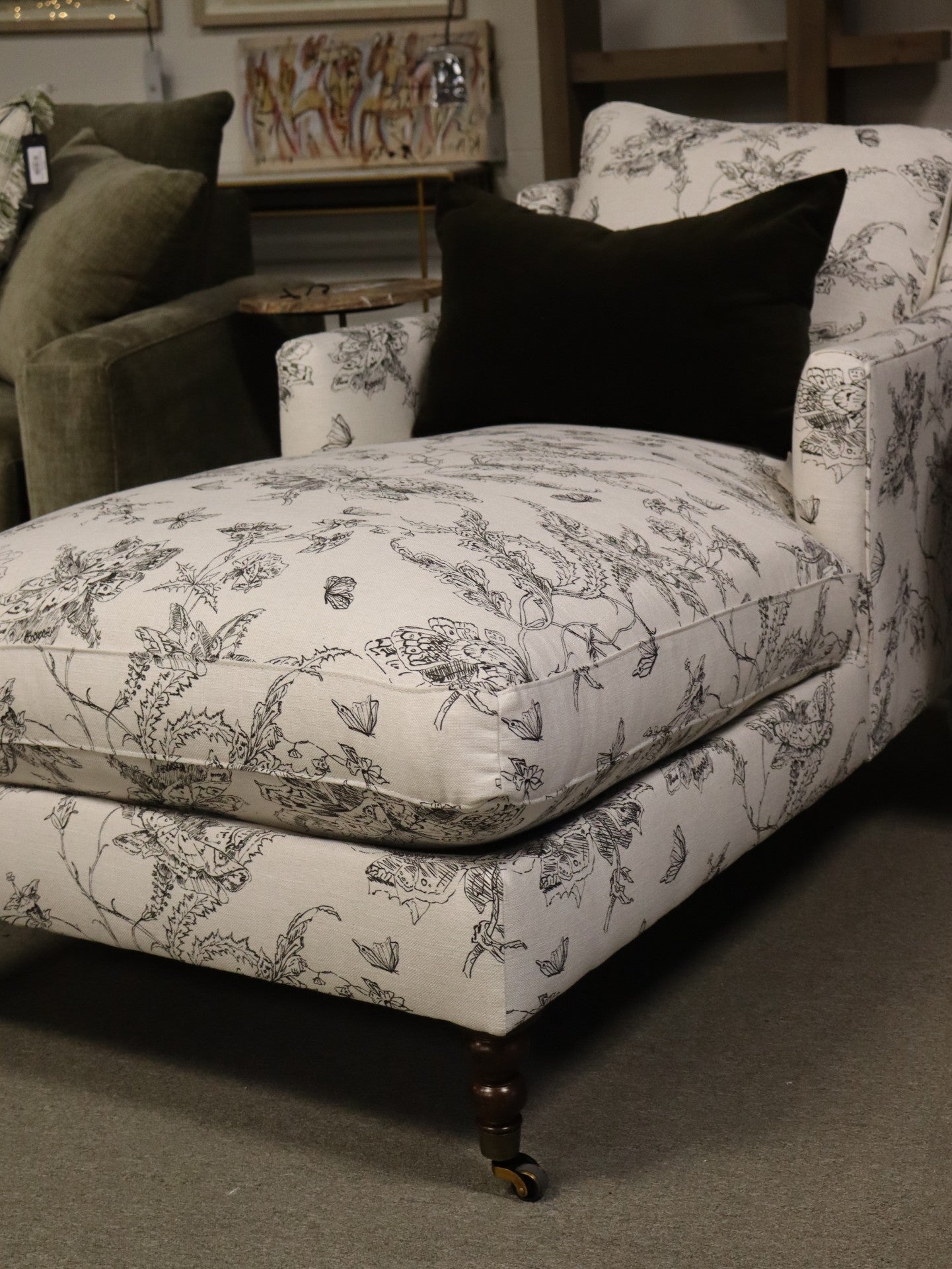 Madeline Chaise Chair in 11908-31